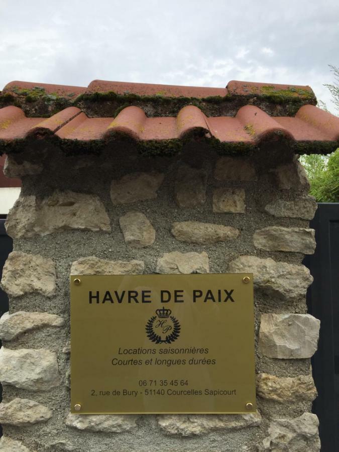 Апартаменти Un Havre De Paix Courcelles-Sapicourt Екстер'єр фото